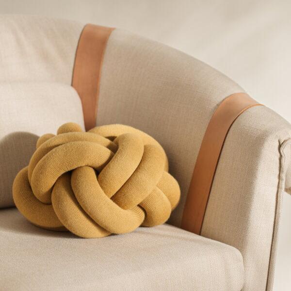 Knot cushion, yellow