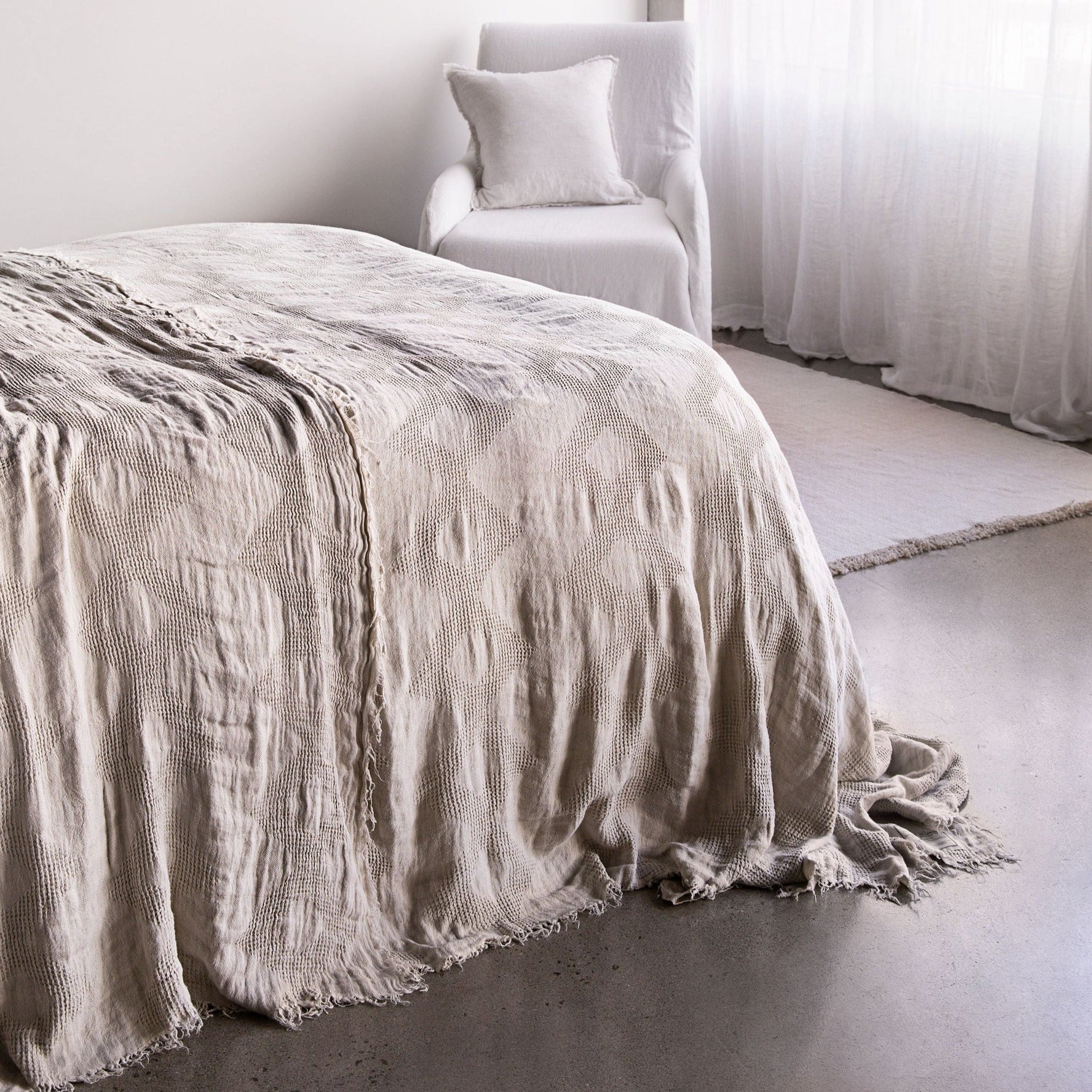 Luxury Linen Bedspread | Light Sand