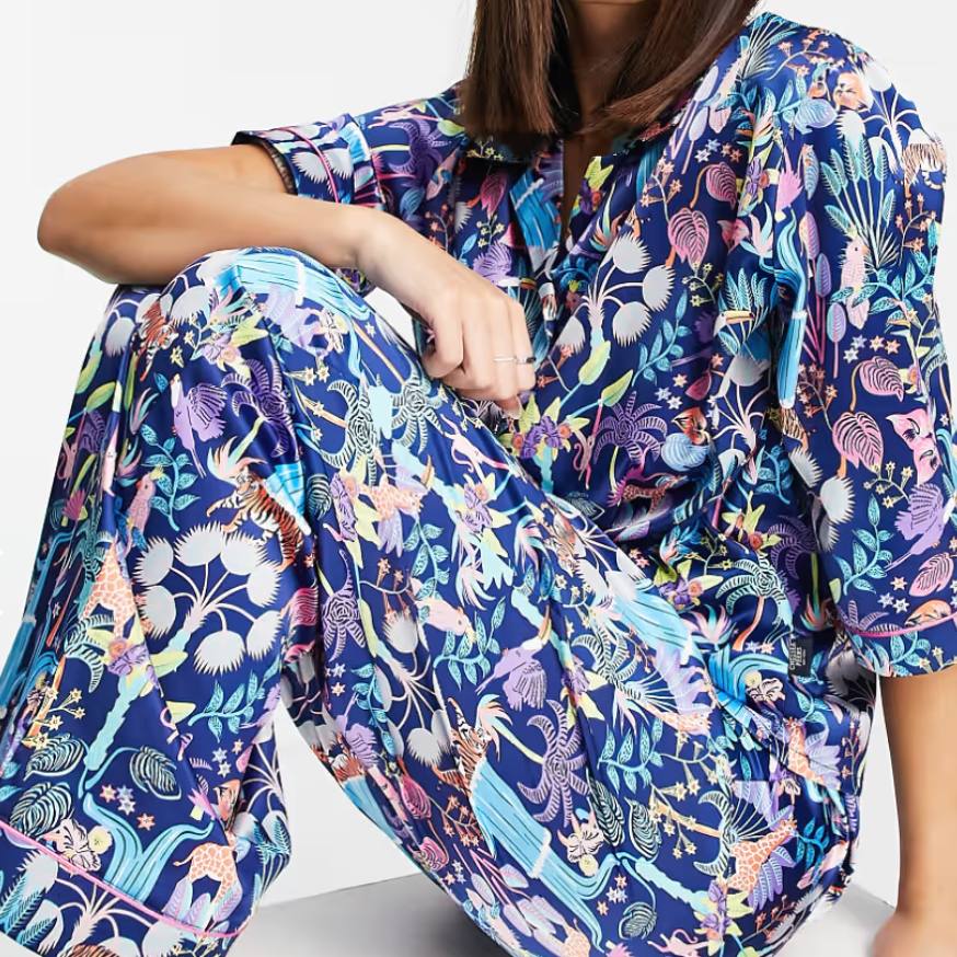 Chelsea Peers satin boxy pajama set in hyper jungle print