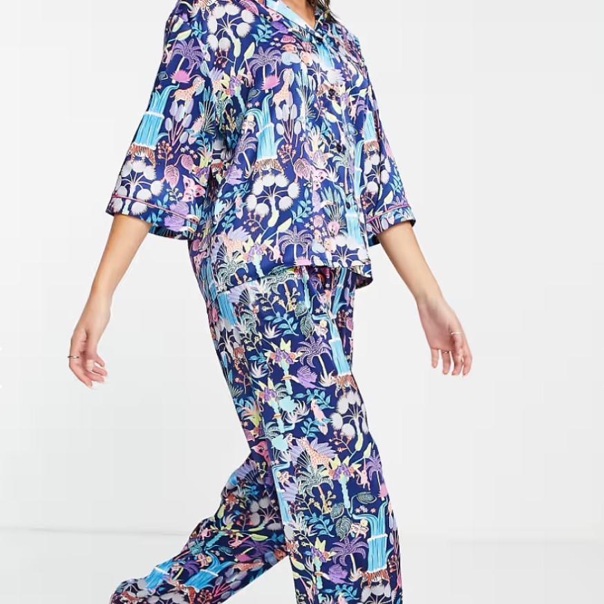 Chelsea Peers satin boxy pajama set in hyper jungle print